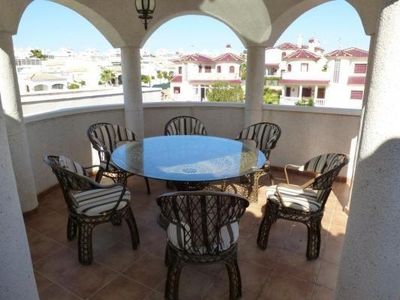 Terrasse mit Platz in der Sonne und im Schatten