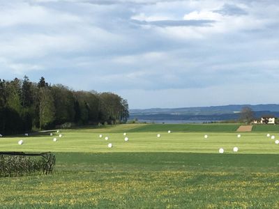 Blick von Küche, Wohn- und Esszimmer