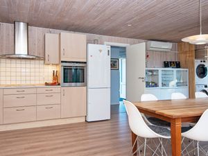 23458710-Ferienhaus-6--300x225-5