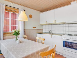 23517544-Ferienhaus-6--300x225-3