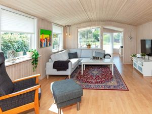 23589935-Ferienhaus-4--300x225-2