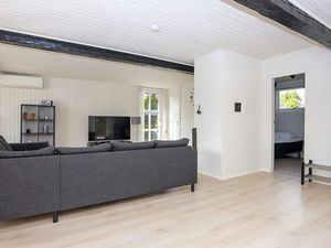 23781812-Ferienhaus-6--300x225-5