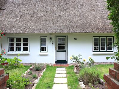 Friesenhaus Amrum mit der Friesenhaushälfte "Klönschnack"in Süddorf auf Amrum