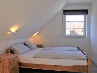 Schlafzimmer mit Doppelbett