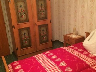 Gästezimmer mit zusätzlichem Waschtisch