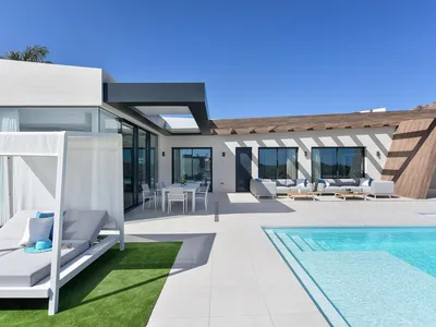 PoolOfHouse