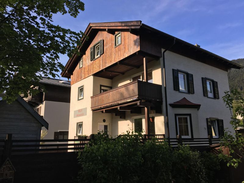 Außenseite Ferienhaus [Sommer]