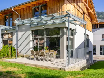 Außenseite Ferienhaus [Sommer]