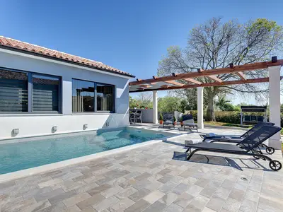 PoolOfHouse