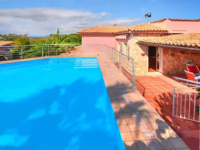 PoolOfHouse