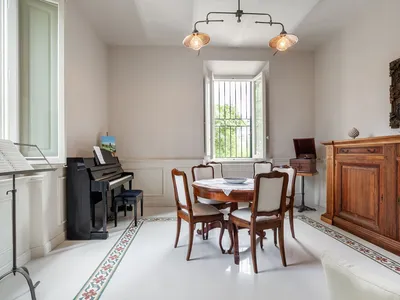 DiningRoom