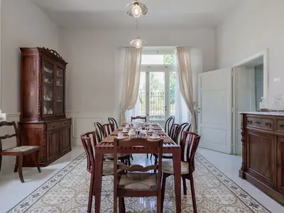 DiningRoom