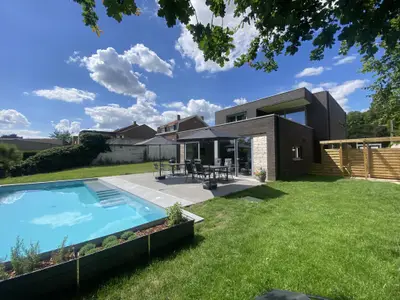 Außenseite Ferienhaus [Sommer]
