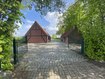 Außenseite Ferienhaus [Sommer]