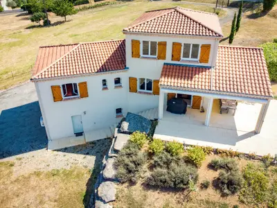 Außenseite Ferienhaus [Sommer]