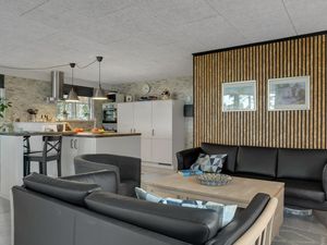 23761534-Ferienhaus-4--300x225-3