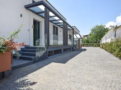 house house