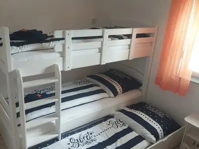 Schlafzimmer Etagenbett mit Aufbettung