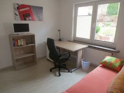 Arbeits-und Schlafzimmer.jpg