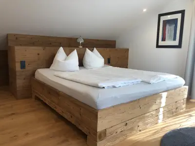 Schlafzimmer 3 im 1.OG mit Doppelbett