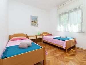 24016788-Ferienhaus-8--300x225-5