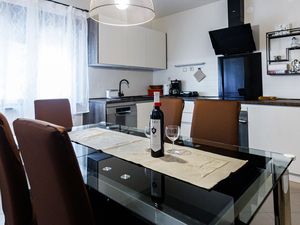 24016803-Ferienhaus-8--300x225-5