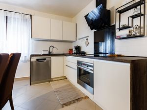 24016803-Ferienhaus-8--300x225-0