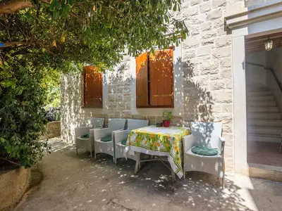 Ferienhaus für 7 Personen (65 m²) in Kaštel Novi 1/10