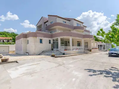 Ferienhaus für 8 Personen (150 m²) in Umljanović 5/10