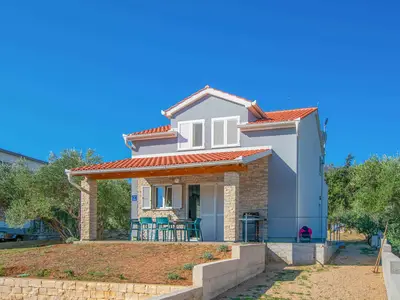 Ferienhaus für 8 Personen (120 m²) in Tkon 1/10