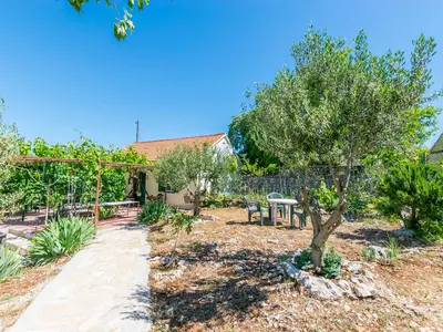 Ferienhaus für 6 Personen (100 m²) in Vrpolje 9/10
