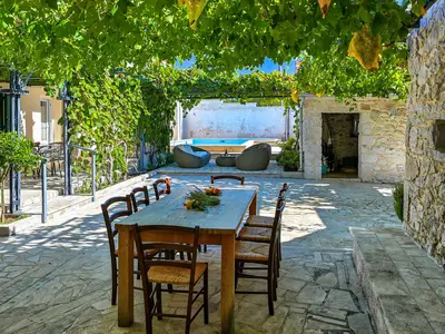 Ferienhaus für 14 Personen (400 m²) in Gulić 3/10