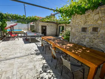 Ferienhaus für 14 Personen (400 m²) in Gulić 6/10