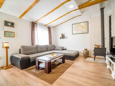 Ferienhaus für 7 Personen (90 m²) in Zadvarje 6/10
