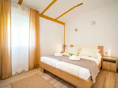 Ferienhaus für 7 Personen (90 m²) in Zadvarje 9/10