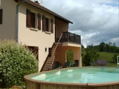 Außenseite Ferienhaus [Sommer]