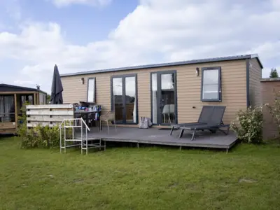 Außenseite Ferienhaus [Sommer]