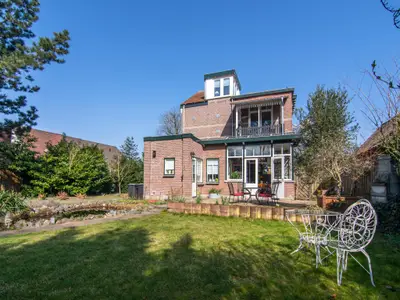 Außenseite Ferienhaus [Sommer]