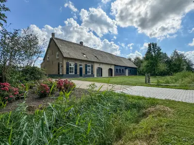 Außenseite Ferienhaus [Sommer]