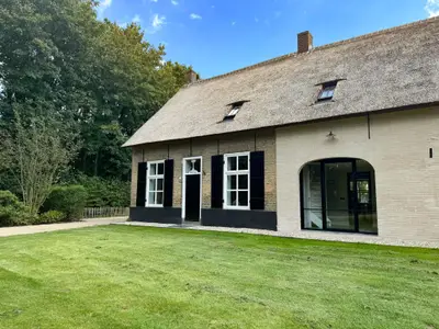 Außenseite Ferienhaus [Sommer]