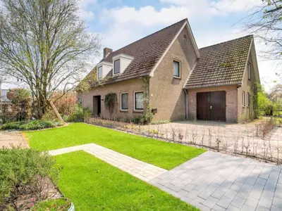 Außenseite Ferienhaus [Sommer]
