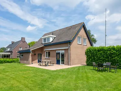 Außenseite Ferienhaus [Sommer]