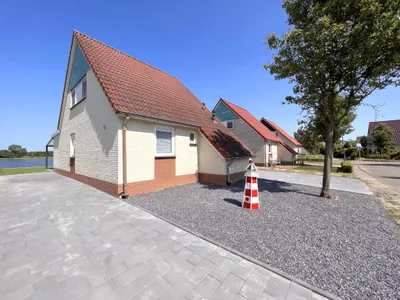 Außenseite Ferienhaus [Sommer]