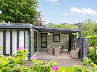 Außenseite Ferienhaus [Sommer]