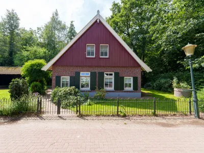 Außenseite Ferienhaus [Sommer]