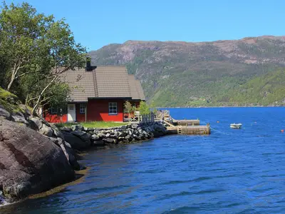 Traumhaft gelegenes Ferienhaus direkt am Fjord.
