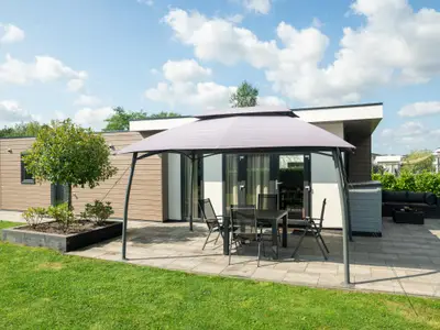 Außenseite Ferienhaus [Sommer]