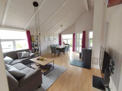 Wohnzimmer mit Essbereich