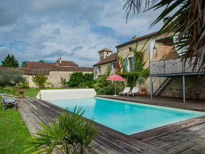 Außenseite Ferienhaus [Sommer]