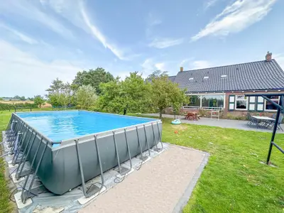 Außenseite Ferienhaus [Sommer]